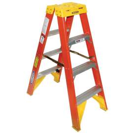 Werner 4 ft. H Fiberglass Step Ladder Type IA 300 lb. capacity