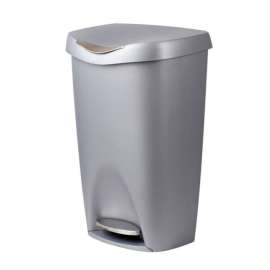 Umbra Brim 13 gal Gray Plastic Step On Wastebasket