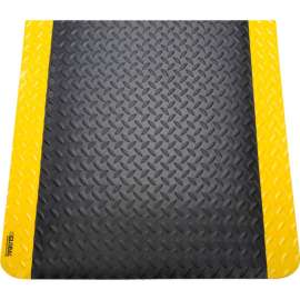 Global Industrial Diamond Plate Ergonomic Mat, 9/16" Thick, 3'W x 5'L, Black/Yellow Border