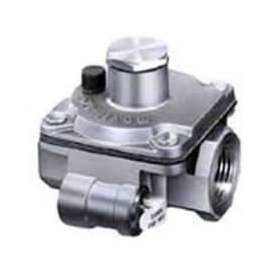 Maxitrol 1/4" Poppet Type Regulator RV20L-1/4, Up To 65,000 BTU